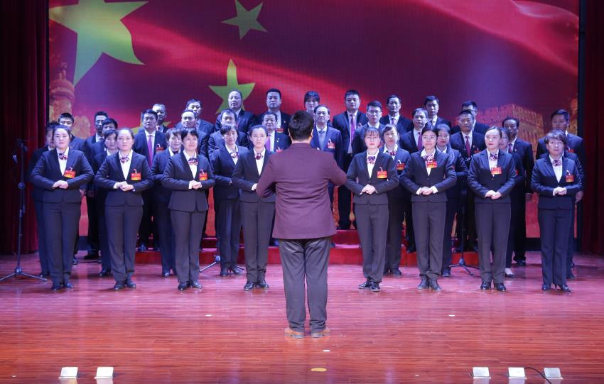 徐州寶潤(rùn)實(shí)業(yè)集團(tuán)2019年度工作動(dòng)員大會(huì)---大合唱《團(tuán)結(jié)就是力量》、《我愛(ài)你中國(guó)》